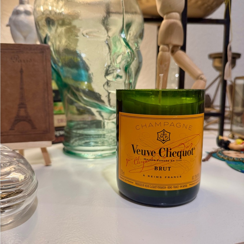 Veuve Clicquot Candle - Picture 2 of 5
